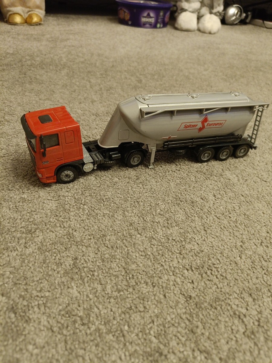 JOAL camion 1/50 DAF XF 95 SpaceCab+ semi TAUTLINER. Sans boite