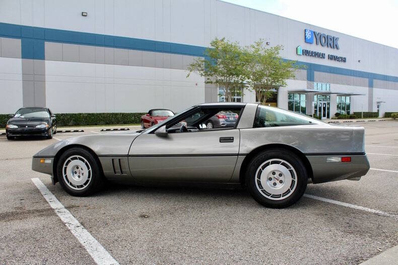 1986 Grey Chevrolet Corvette   | C4 Corvette Photo 9