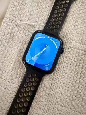 Apple Watch SE 44mm 32GB with Nike Sport Band, 2nd generation