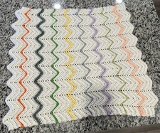 Handmade Knit Baby Blanket Afghan Scallop Edged 28  x32  