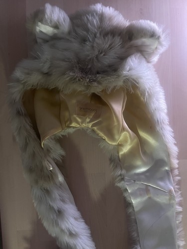 2009 Snow Leopard Spirit-hood