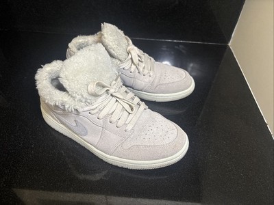 Nike Women's Air Jordan 1 Low SE Sherpa Fleece 9