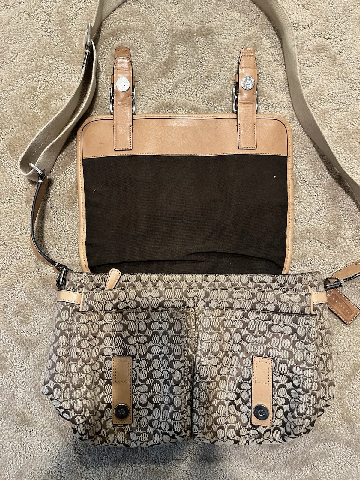 Borsa a tracolla Coach Signature Canvas Messenger con tracolla regolabile