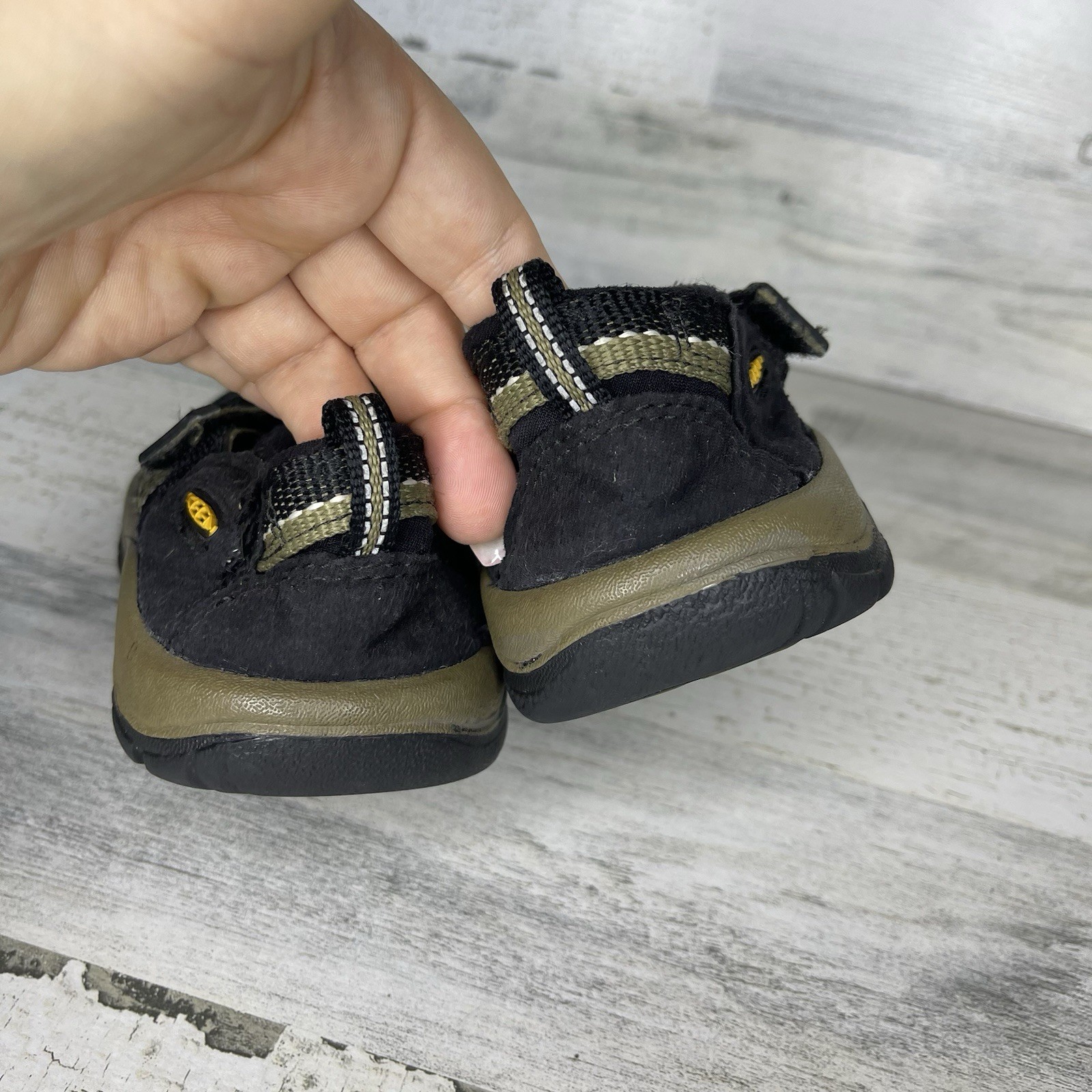 Sandali Keen ragazzo taglia 12 impermeabili escursionismo outdoor nero verde