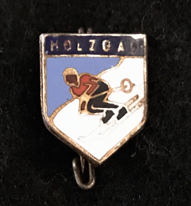 Öオーストリア＊キッツビュール＊スキーバッジ（実物） HOLZGAU Vintage Ski Pin Badge Kitzbuhel AUSTRIA Skiing Souvenir