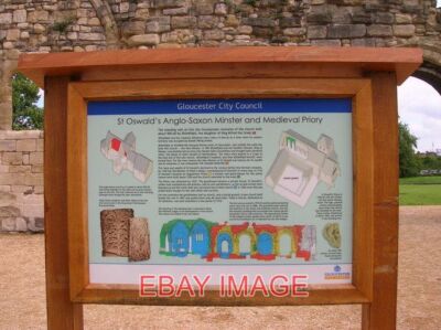 FOTO GLOUCESTER ST OSWALD'S PRIORY COUNCIL INFO PANEL DIESE INFORMATIONSTAFEL