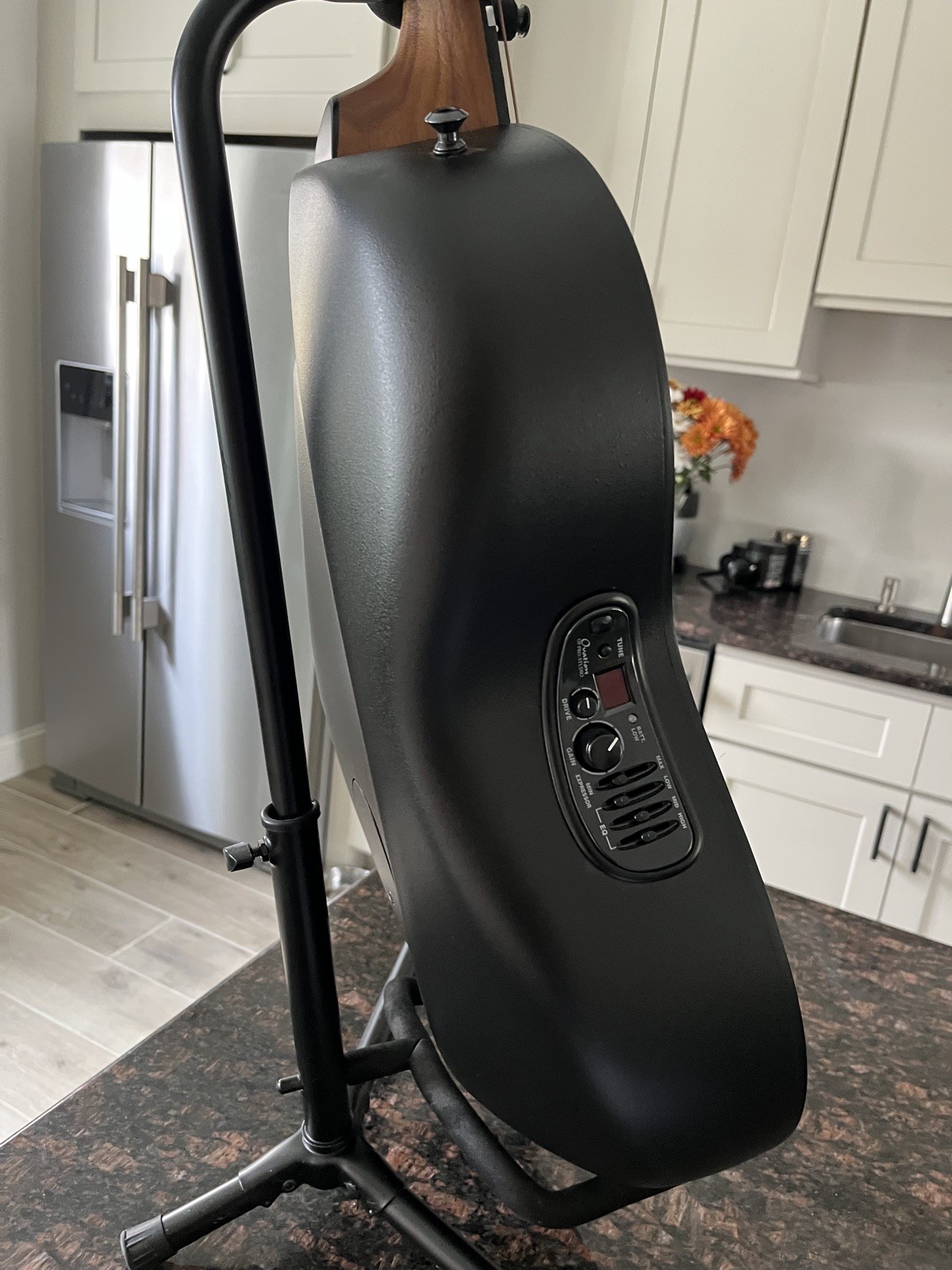 Ovation Adamas MD 80 cut-away mid-depth contour acoustic electric natural woven