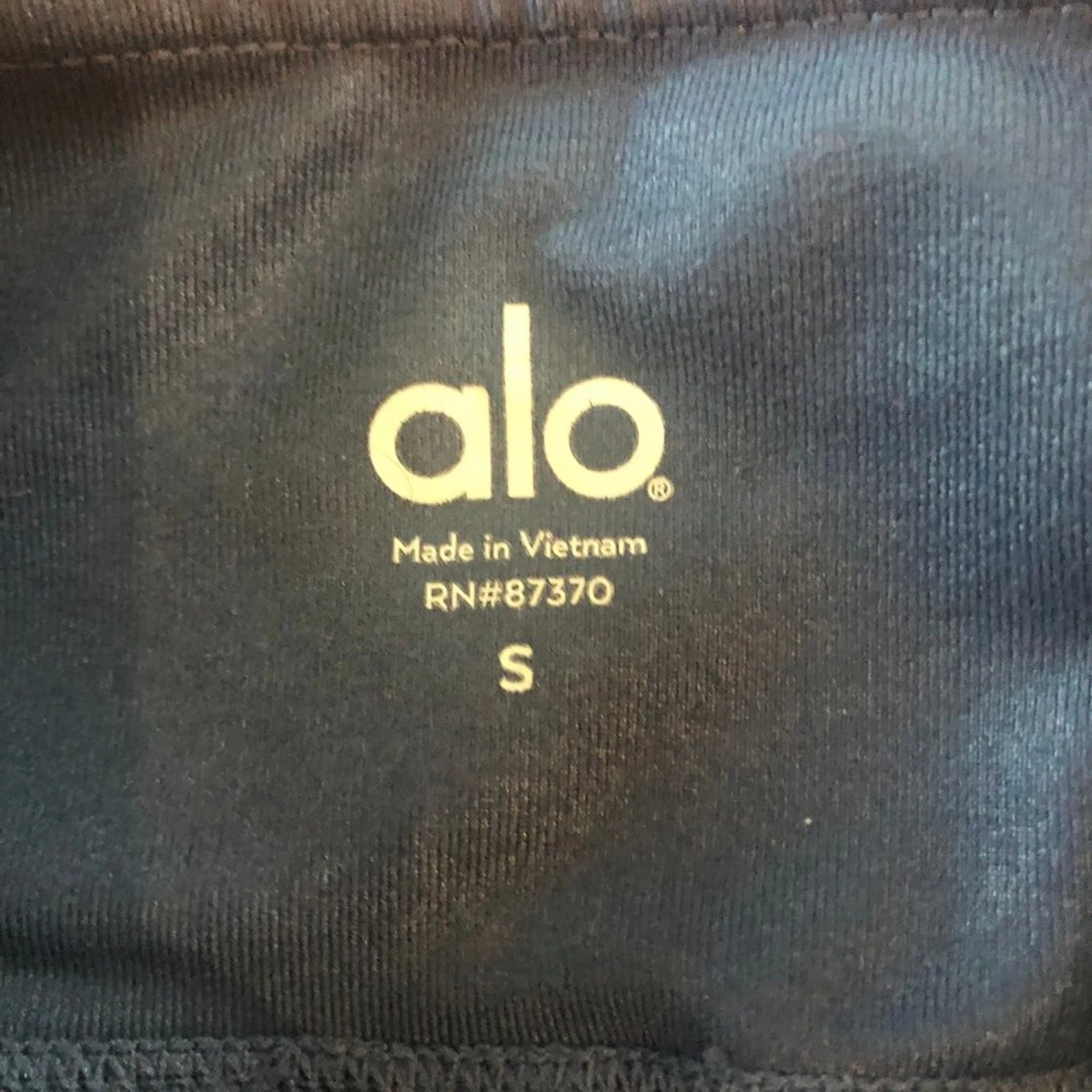 alo-yoga chevron mesh cropped leggings