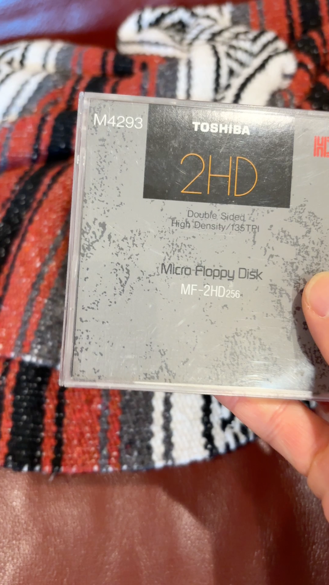 MF-2HD 256 MICRO FLOPPY DISK Diskettes New Never Used, Individual
