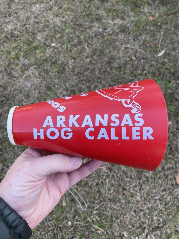 VINTAGE VERY NICE 1960'S ARKANSAS RAZORBACKS HOG CALLER PIG SOOOIE MEGAPHONE UA