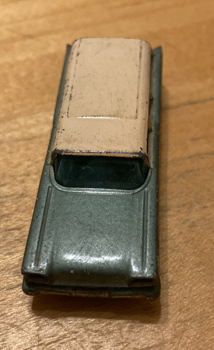 Matchbox #31 American Ford Station Wagon w/grey wheels Lesney Rare