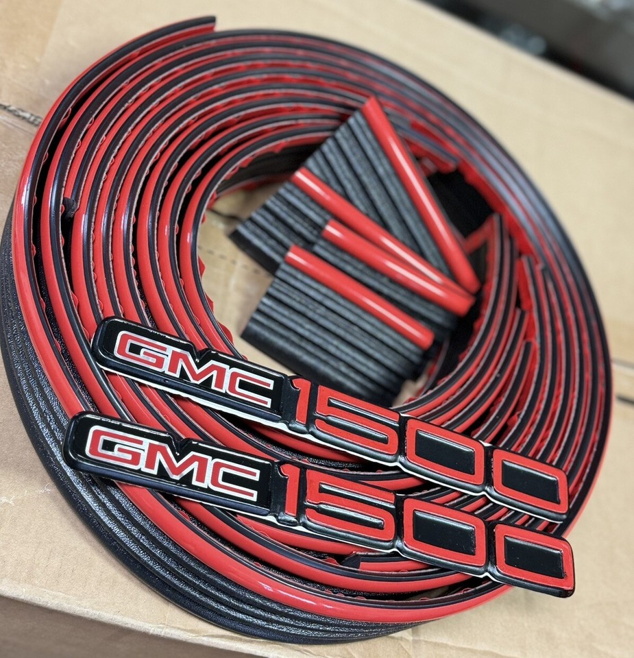 8898 OBS GMC Sierra Side Molding Pre Cut Single Cab w/ 2pc 1500 emblem