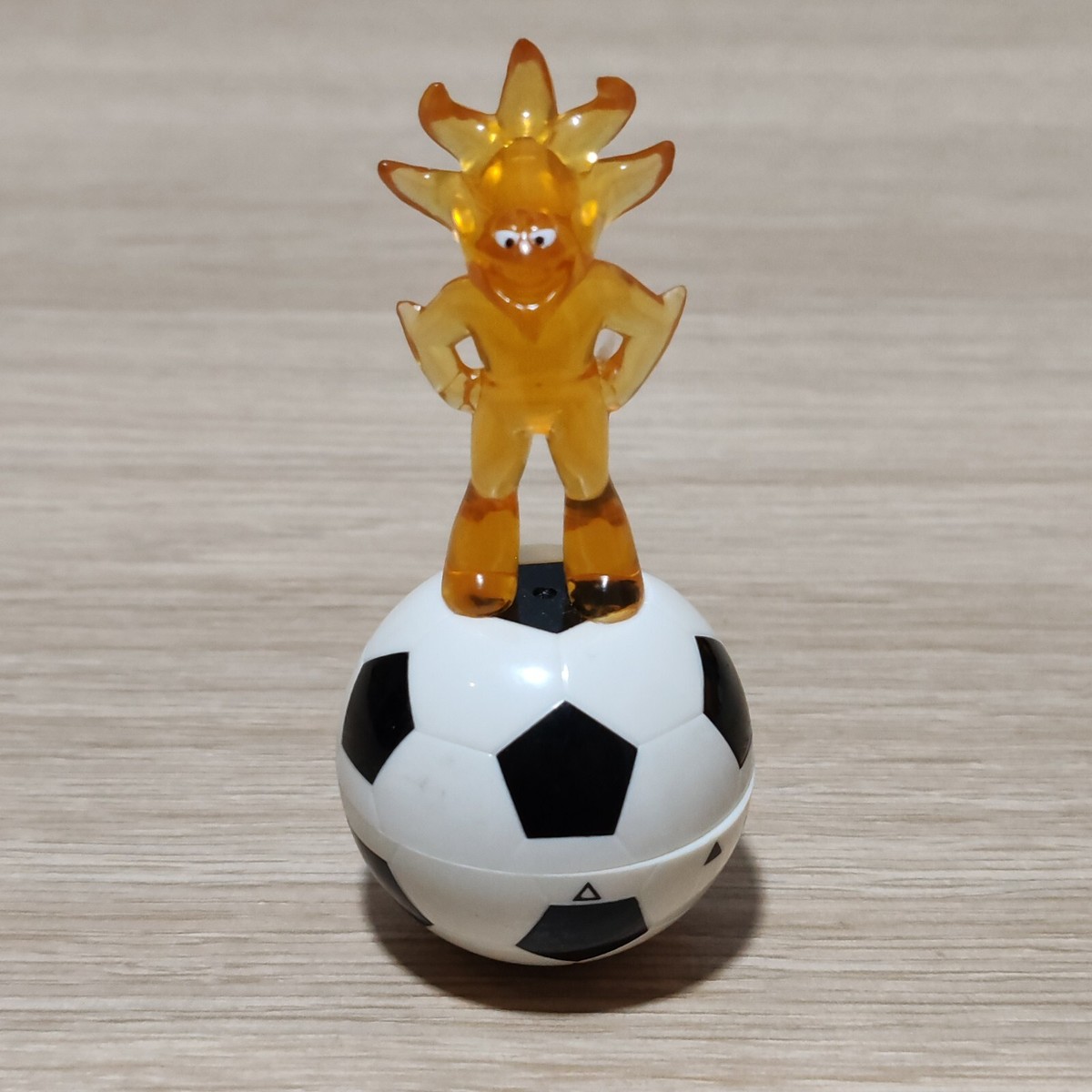 FIFA WORLD CUP 2002 トロフィー 記念グッズ シャチハタ FIFA WORLD CUP 2002 Ornament trophy | eBay