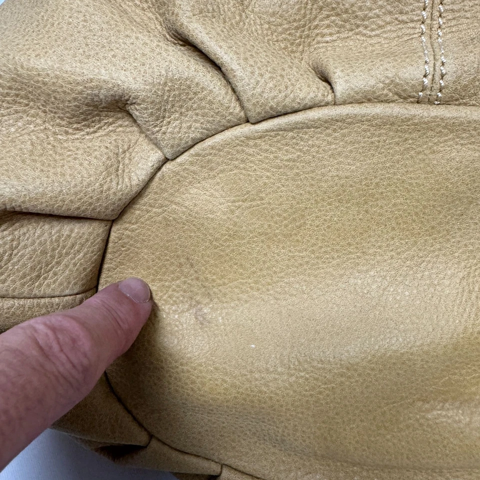 Bolso de Mano Coldwater Creek Cuero Beige Hobo Bucket Marrón Asas Herrajes de Latón Foto 4 de 4