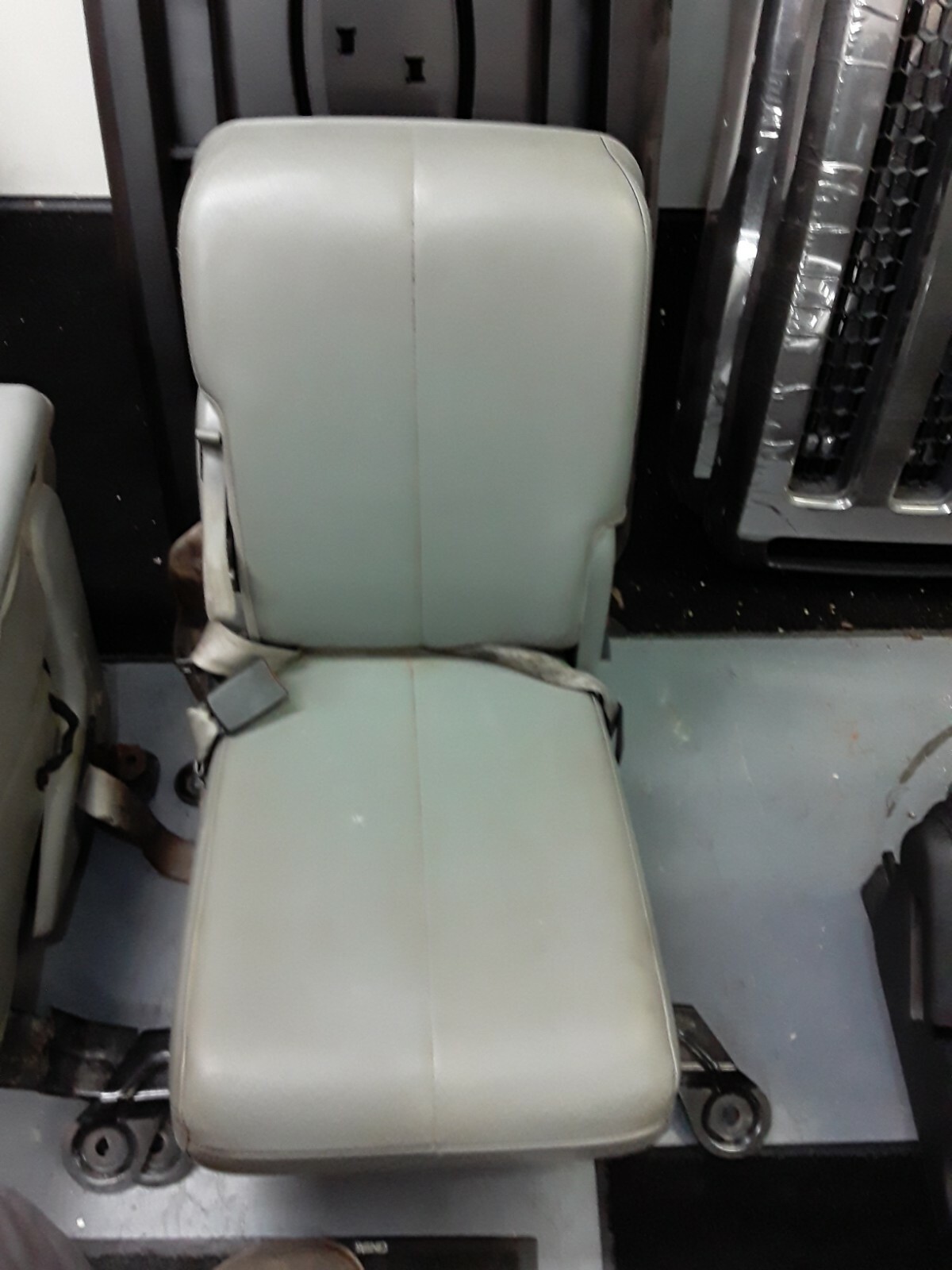 + F250 FORD SUPER DUTY Jump Seat Front Super Duty F350 eBay