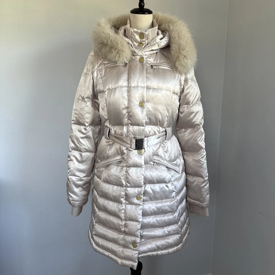 1 Madison Luxe Women’s Medium Down Puffer Coat Fox Fur Hood Belted Quilted Satin - Image 2 of 4