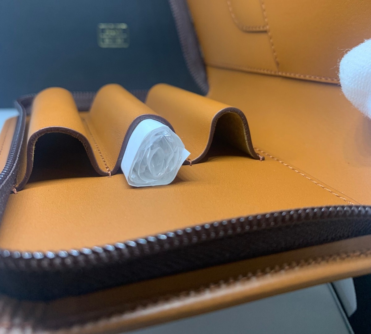 ペンシース(PILOT&SOMES) Near Mint] PILOT and SOMES Leather Round Zipper Pen Case for 3