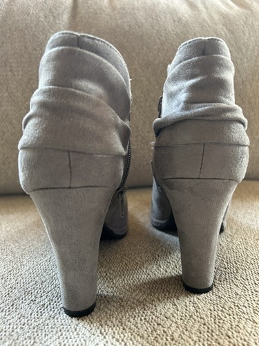 Women’s Rampage Boots Shoes Size 7 Grey Ankle Booties Heels Dressy Suede Like - Picture 8 of 13