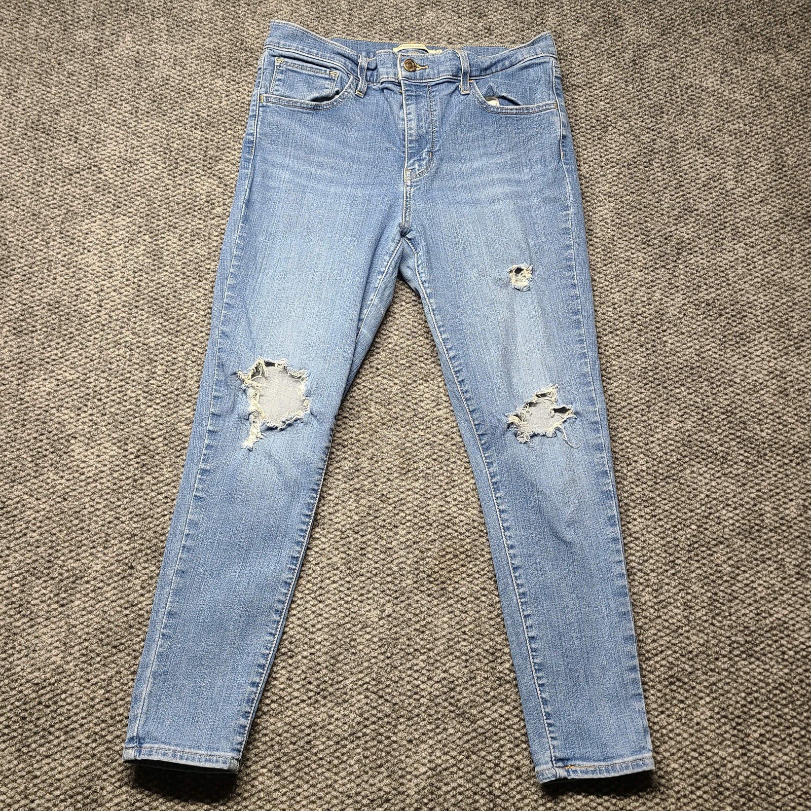 Women's Sz 31 Levi's 720 High-Rise Super Skinny Distressed Wash Blue Denim Jeans
