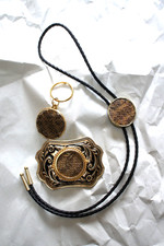 North Dakota Rattle Snake Skin Bolo, zachodnia klamra do paska i brelok.