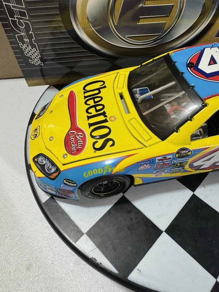 RARE* Bobby Labonte ELITE #43 Cheerios 2006 1/24 Nascar Diecast - Image 3 of 4