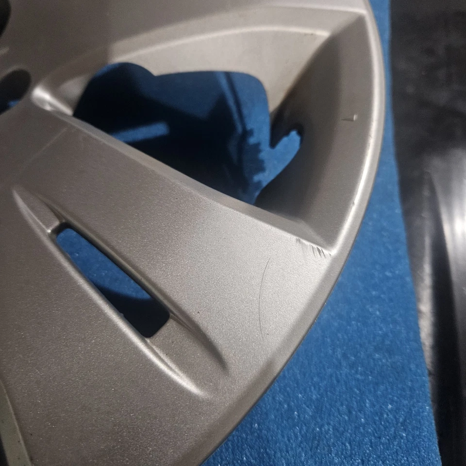 2008 2009 2010 2011 2012 年 2012 年 斯巴鲁 Forester Legacy 轮毂盖 原始设备制造商 16 — 第 3/4 张图片