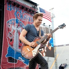 Hunter Hayes performs at 2014 Bayou Country Superfest at LSU Tiger- Old Photo 17