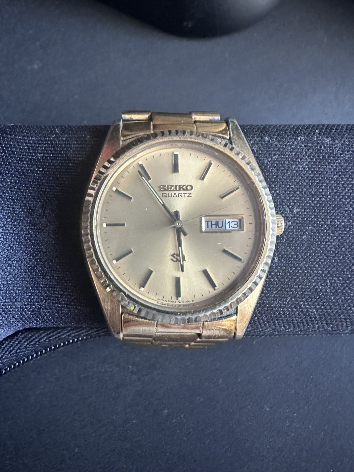 Vtg. SEIKO 6923-8080 “A View to a Kill” James Bond Quartz Day-Date 36mm Watch