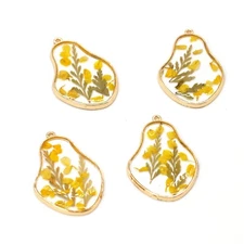 4PCS Gold Tone Real Dry Flower Resin Irregular Pear Charm Pendant Supply GBY814
