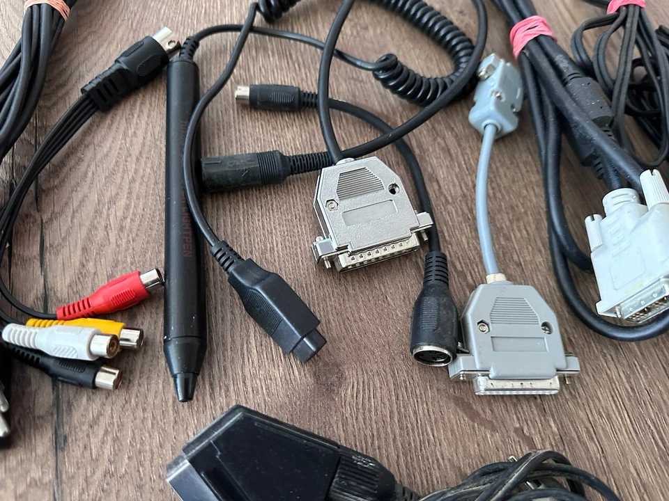 Commodore AMIGA, PC Konvolut Kabel ca.20-25 Kabel , gebraucht - Bild 4 von 4