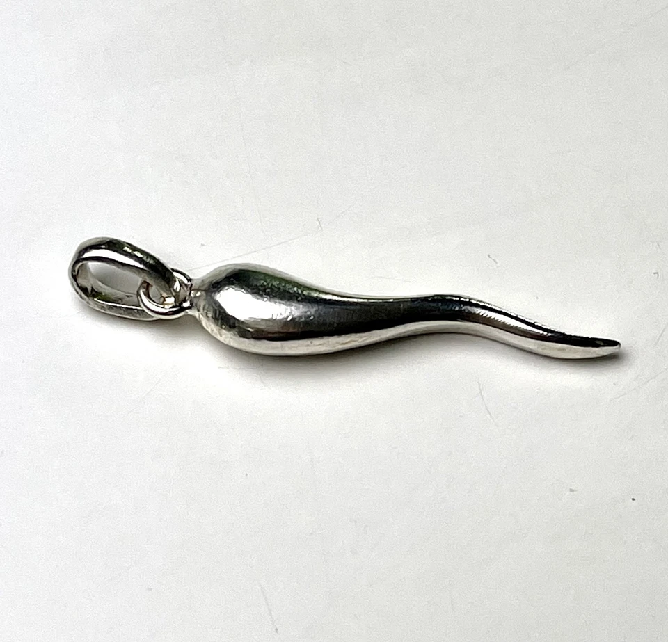 Solid Sterling Italian Horn Pendant Exquisite Symbol of Luck and Protection - Image 3 of 4