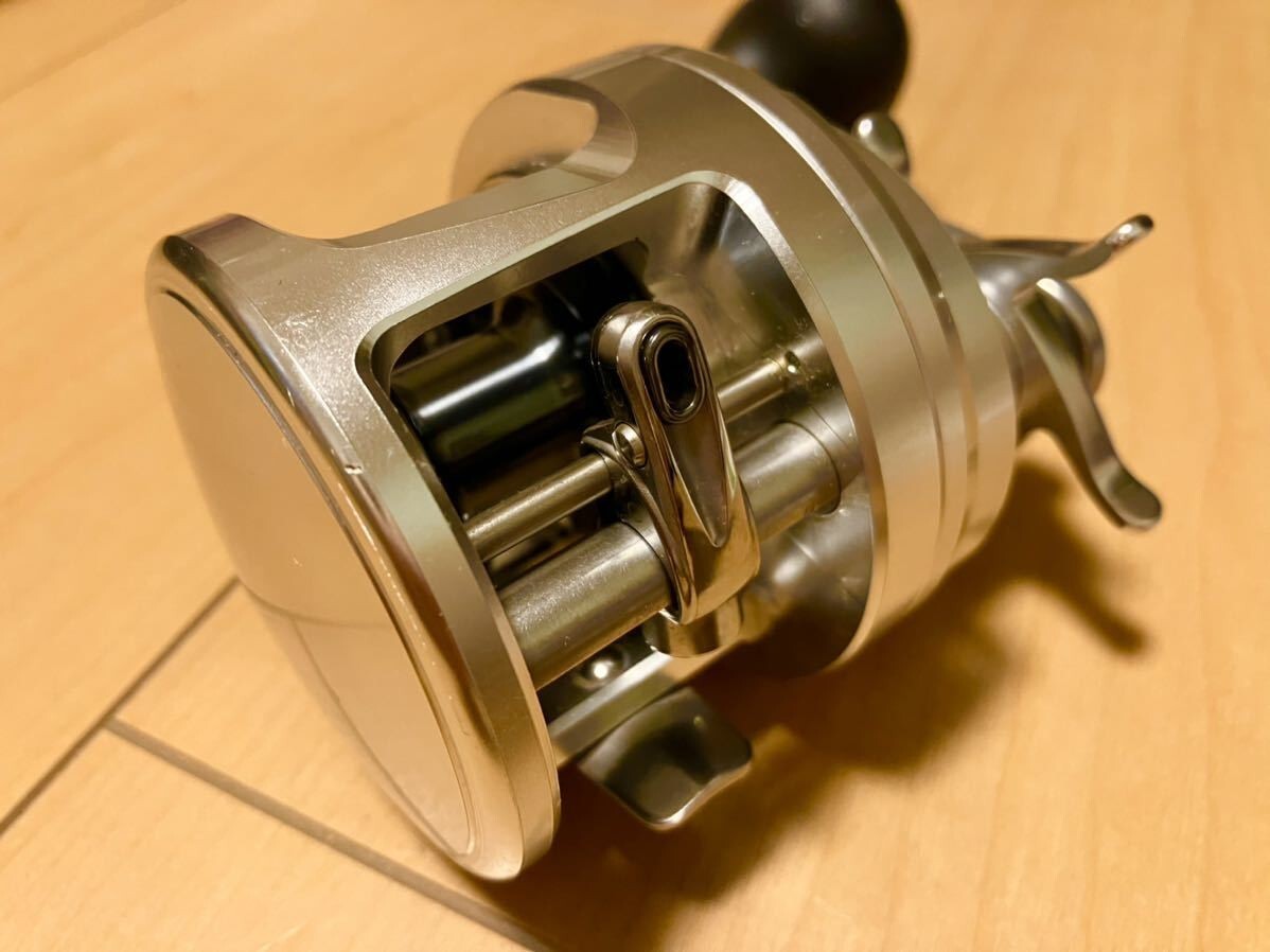 SHIMANO Ocea Calcutta 301HG Saltwater Fishing Baitcasting