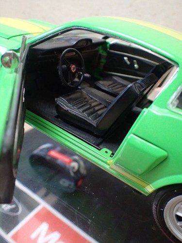 RARE 1/18 FORD MUSTANG 350 GT GREEN UNIVERSAL HOBBIES w/ Motorcraft Display Case - Picture 18 of 24