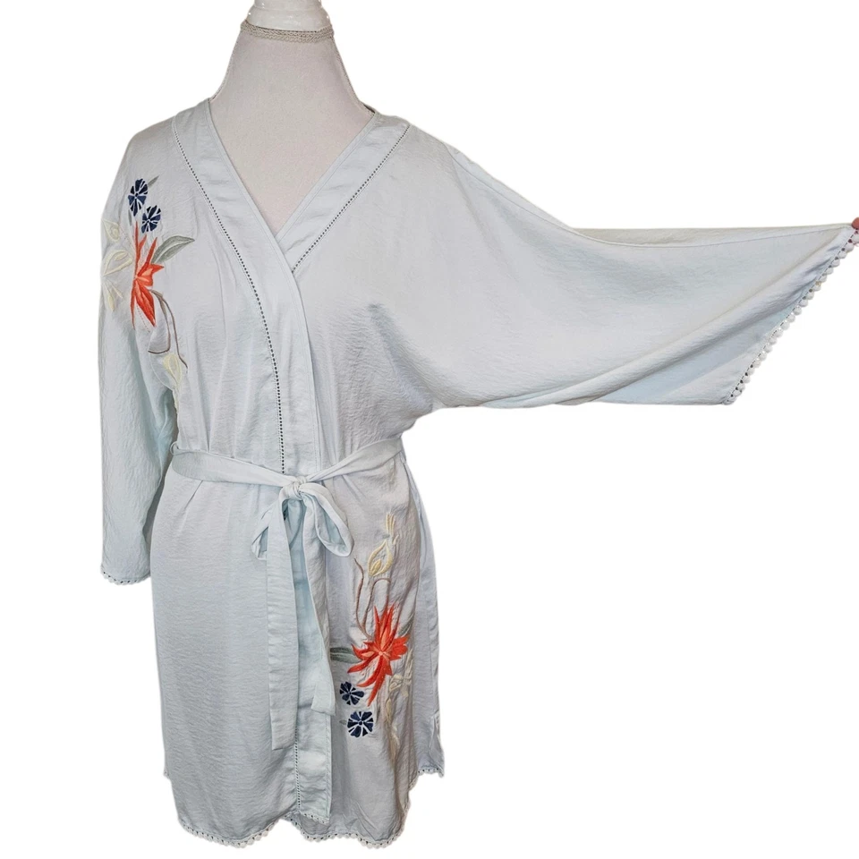 Anthropologie E Green Tea Robe Kimono Floral Embroidered Sz XS S As Seen On TV - Image 3 of 4