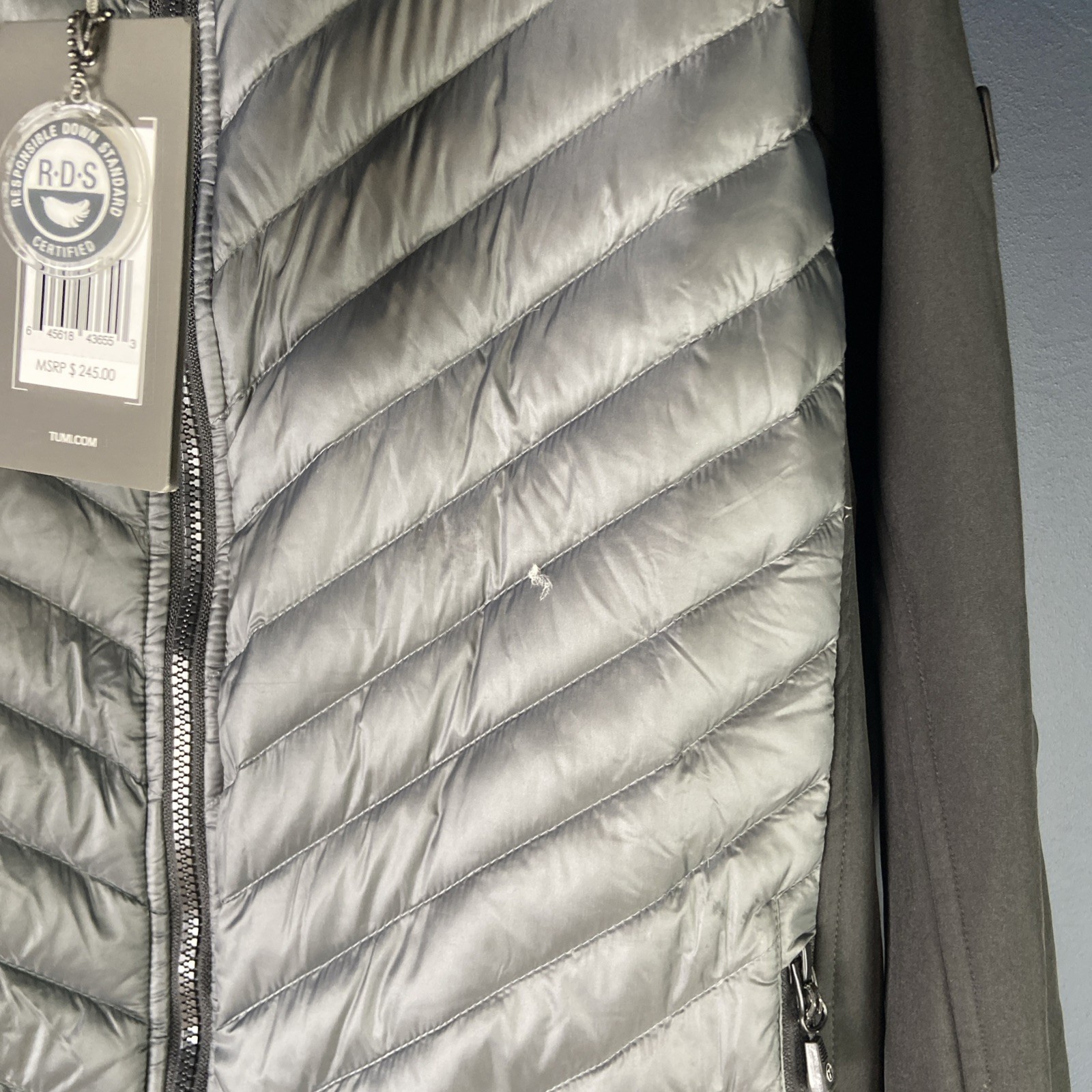 TUMI Quilted Softshell Full Zip Jacket Gray and Black Men's Size XL Damage image 4