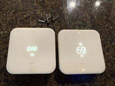 Lot of 2 Vivint Smart Thermostats V-SCT200 & VS-ELEM02-001 Z-Wave Plus W/ BASES