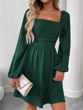 NEVER WORN ** Women's Dark Green Bell Long Sleeve Dress Sz Sm 4/6