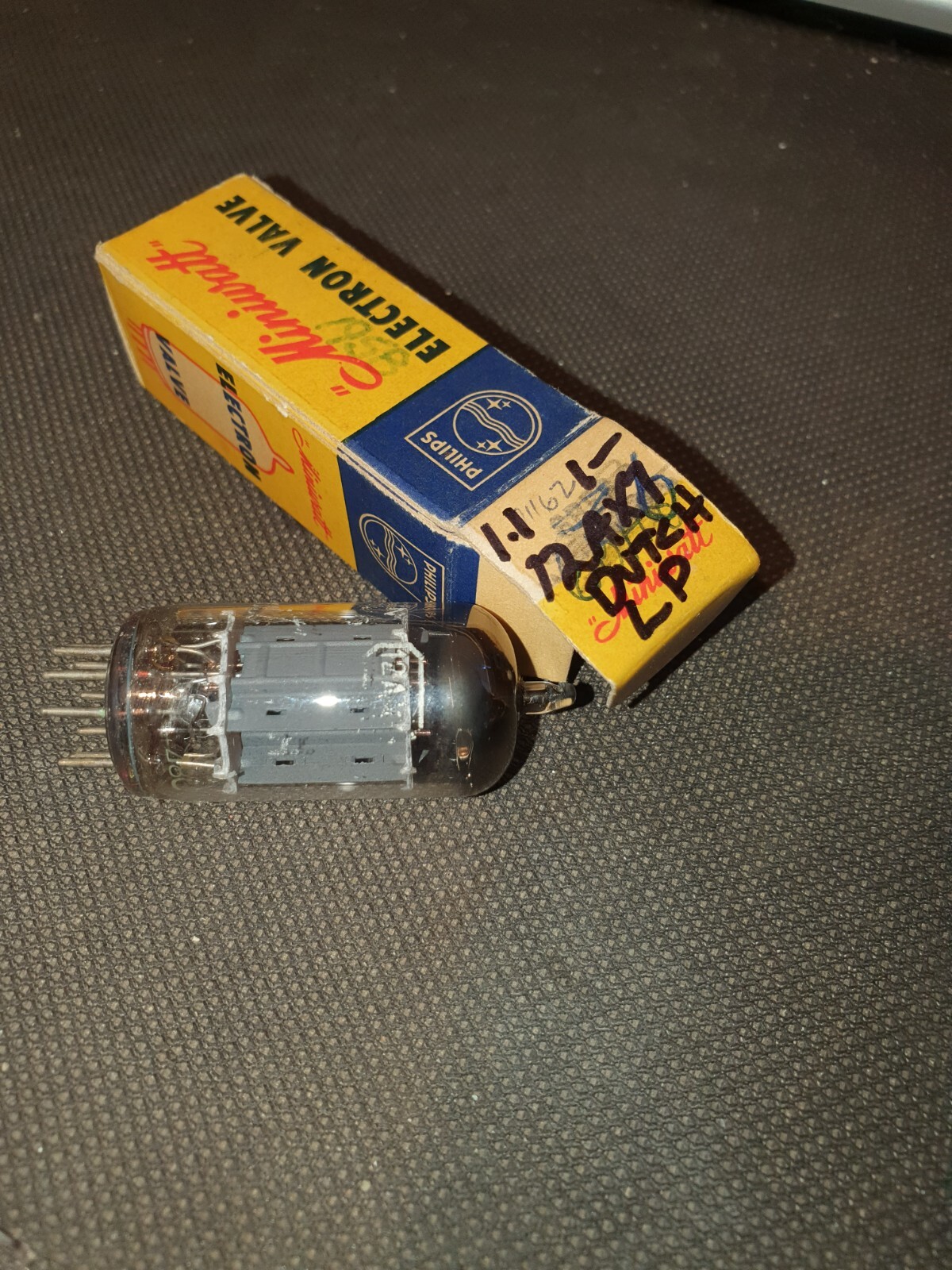 ecc83 / 12ax7 Miniwatt Holland , long plates , used 1950's era type
