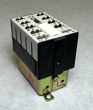 NEW SIEMENS 3TJ1001-2BG4-Z Contactor Relay, 125V, 10A