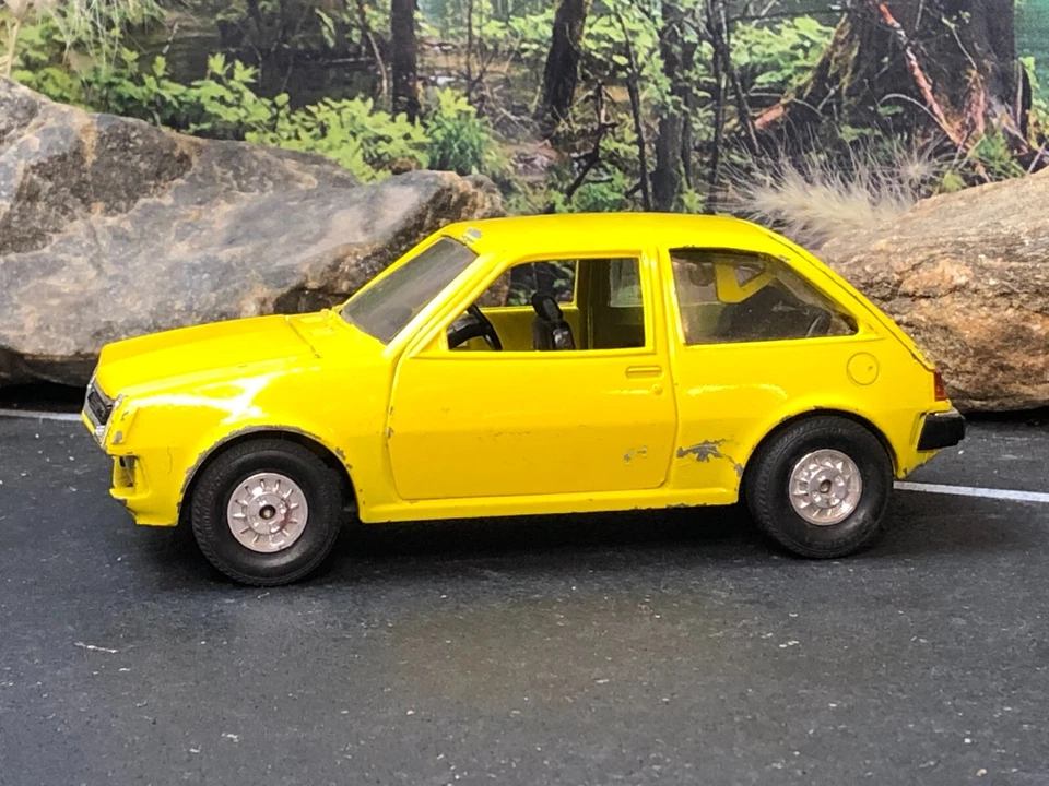 不完美 1: 25 压铸无品牌 YLW 三菱 COLT MIRAGE 日本无盒原样 — 第 3/4 张图片