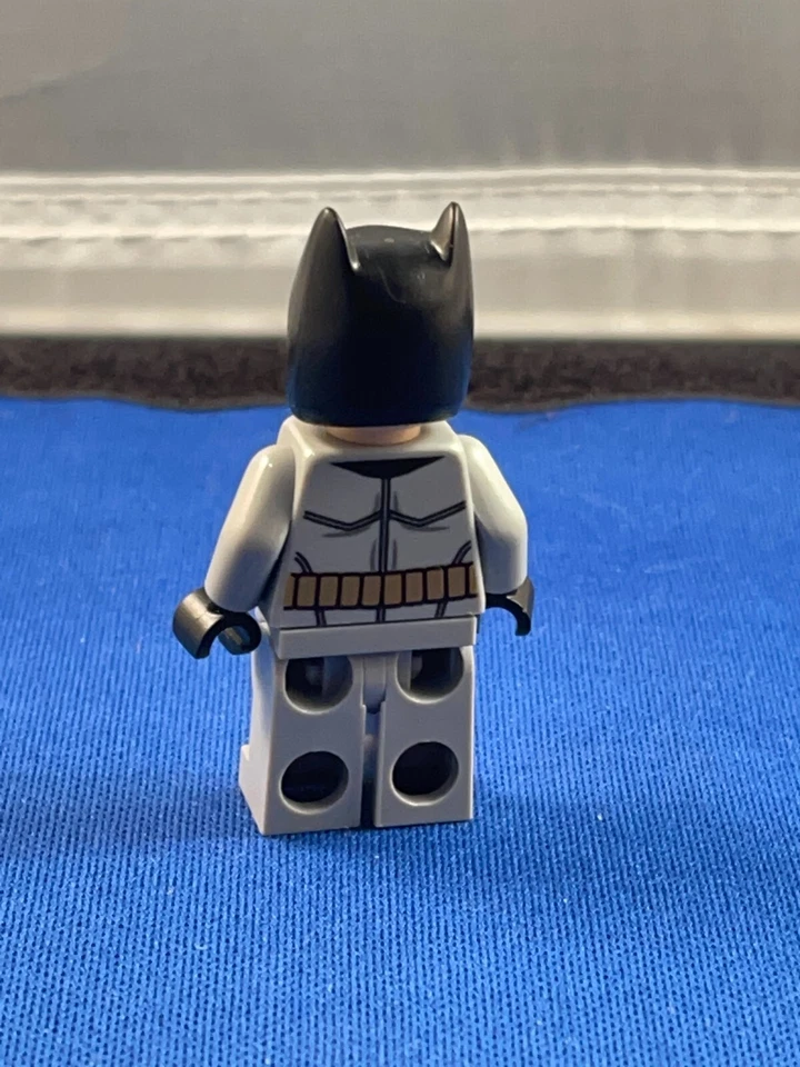 Lego DC Super Heroes Series Batman Dark Knight Mini Figure Black Gray Toy - Image 2 of 3