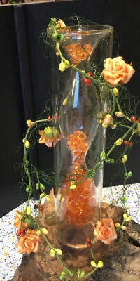 Vase Röhre mit gewelltem InnenRohr, Glas mit Blumenkette und Dekosteinen - Bild 1 von 4