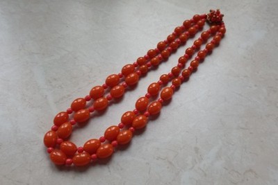 Art Deco Vintage Halskette Catalin / Bakelite .  Orange . 83g.