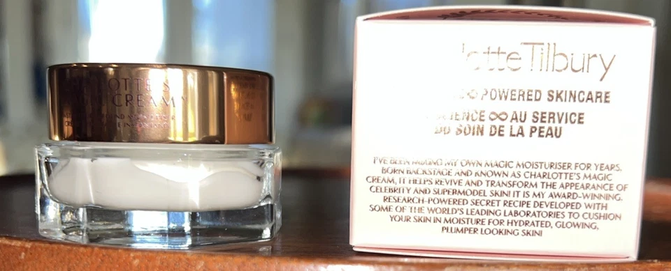 Charlotte Tilbury 魔术霜即时周转保湿霜 15 毫升 / 0.5 盎司 — 第 3/4 张图片