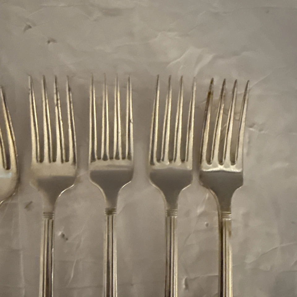 Oneida Coronation Juego de 7 Horquillas de Rejilla Comunidad Plateado Cubiertos Lote Foto 3 de 4