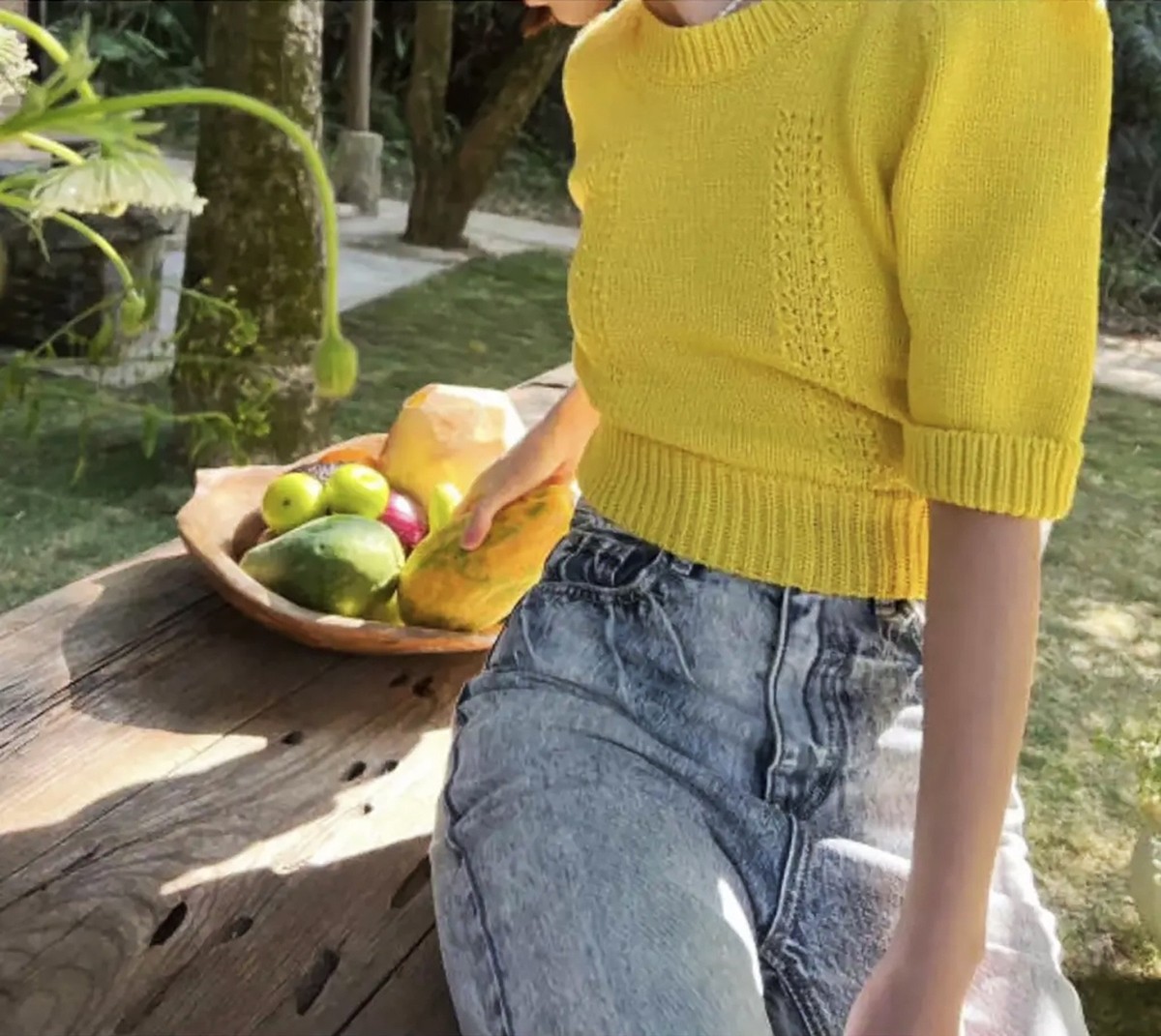 NEW 22S CHANEL YELLOW CC LOGO CROP SWEATER PULLOVER 36 | eBay