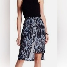 Halston Heritage Vulcan Feathers asymetrical skirt. size unknown.