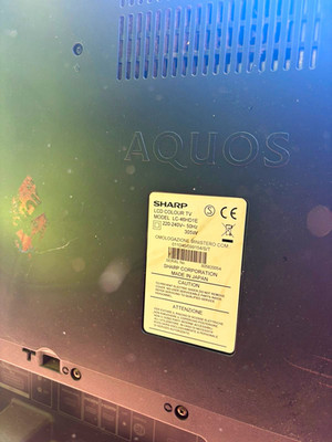 Sharp AQUOS LC-46HD1E 46 Zoll LCD TV 1080p DVB-T HDMI 50Hz Standfuß Schwarz