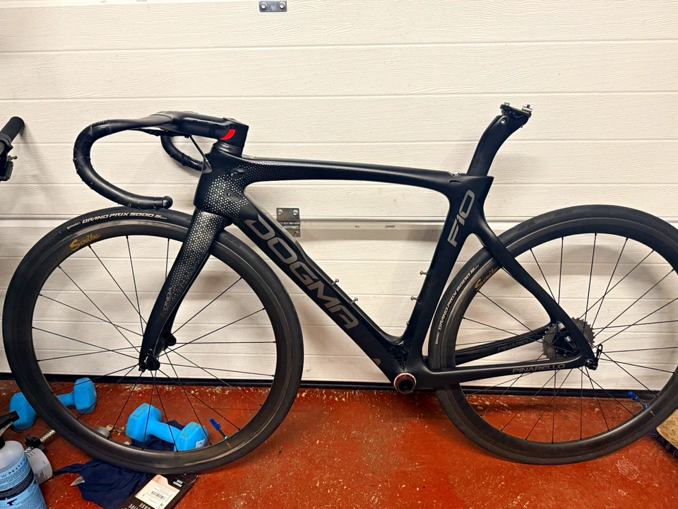 Pinarello Dogma F10 Carbon Fibre Road Bike 700C 51.5cm Rim Brake 11s frameset, photo 1 of 5