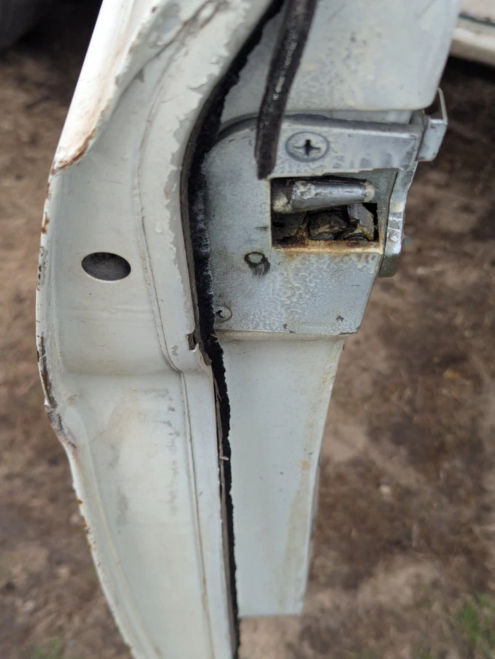 Mercedes Front Drivers Door W108 250S with Glass, Inside Handle, Genuine OEM — 第 4/4 张图片